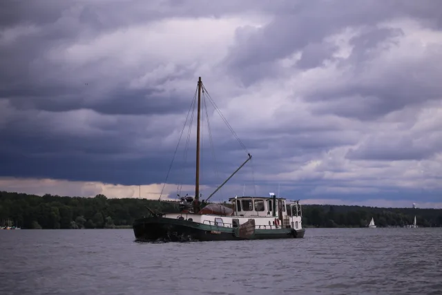 Tjalk Off-Grid Wohnschiff